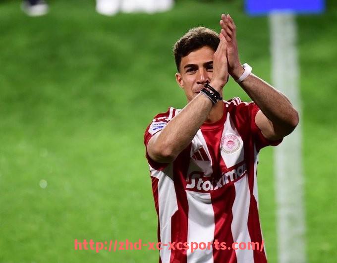 杏彩体育-法甲独特足球文化探析：从球迷热情到俱乐部传统